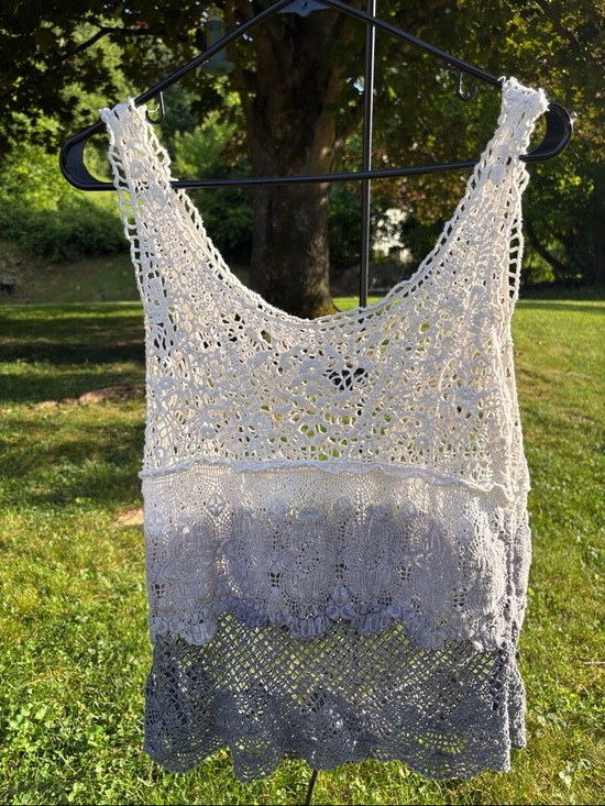 American Eagle Outfitters Tops - American Eagle Outfitters Crochet Ombre Tank Top - White & Gray